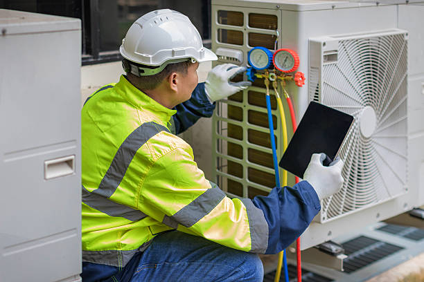 Professional Ac Installation technician working in Groveton, VA
